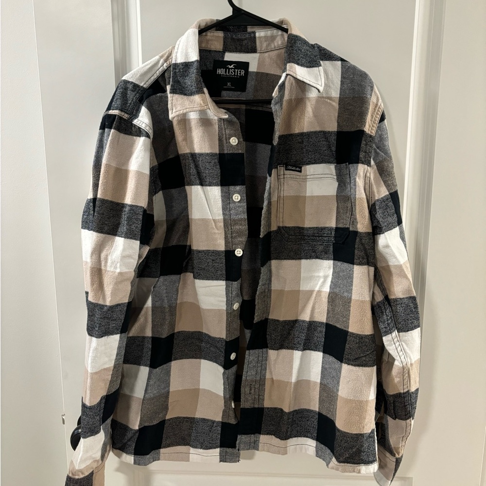 Hollister Black/White/Tan Plaid Flannel